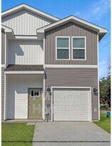 1300 Leeway Dr in Pensacola, FL - Building Photo