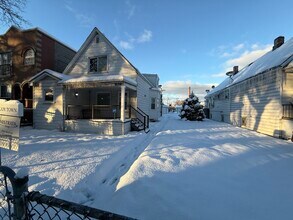 4844 W Montrose Ave in Chicago, IL - Foto de edificio - Building Photo