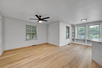 2305 Longview St in Austin, TX - Building Photo - Building Photo