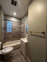 3026 E 80th St in Chicago, IL - Building Photo - Building Photo