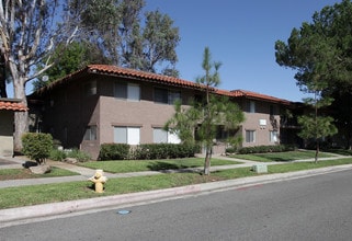 The Lakes at Corona in Corona, CA - Foto de edificio - Building Photo