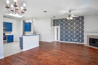 2728 Enchanted Eve Dr in Little Elm, TX - Foto de edificio - Building Photo