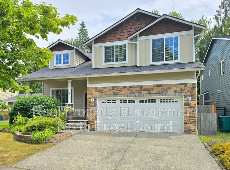 10027 31st Ave SE in Everett, WA - Building Photo
