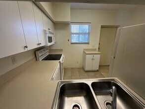 8312 Bernwood Cove Loop in Ft. Myers, FL - Building Photo - Building Photo