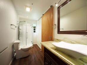 123 Geyserville Ave in Geyserville, CA - Building Photo - Building Photo