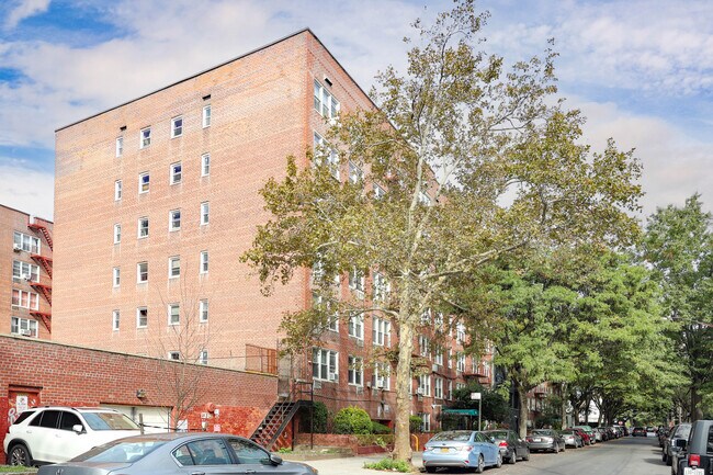 The Carlton House in Brooklyn, NY - Foto de edificio - Building Photo