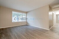 656 Schroder Ave NE photo'