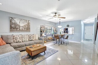 484 Westree Ln in Plantation, FL - Building Photo - Building Photo
