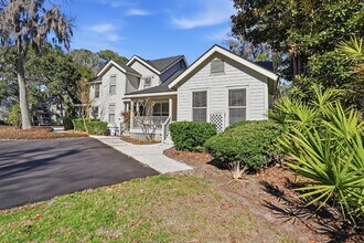12 Valencia Rd in Hilton Head Island, SC - Building Photo - Building Photo