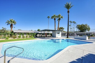 Park Villas in Glendale, AZ - Building Photo