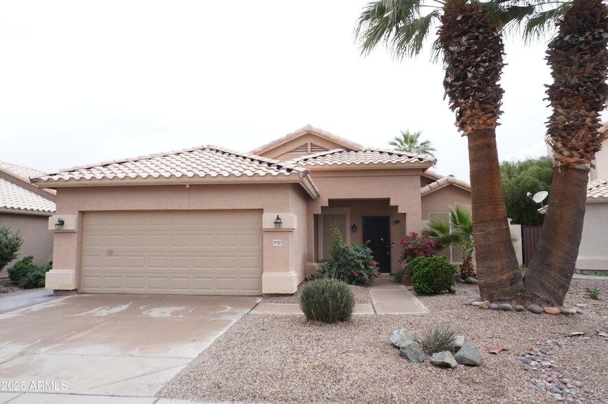 14410 S 44th St in Phoenix, AZ - Foto de edificio