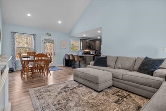 400 Kaiser Rd in Dickson, TN - Foto de edificio - Building Photo