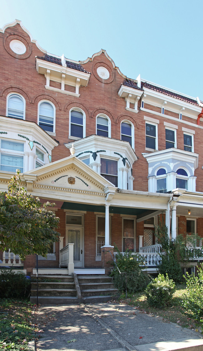 2818 N Calvert St in Baltimore, MD - Foto de edificio - Building Photo