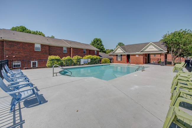 The Arbors in Gastonia, NC - Foto de edificio - Building Photo