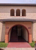 121 San Juan Cir in Melbourne, FL - Building Photo