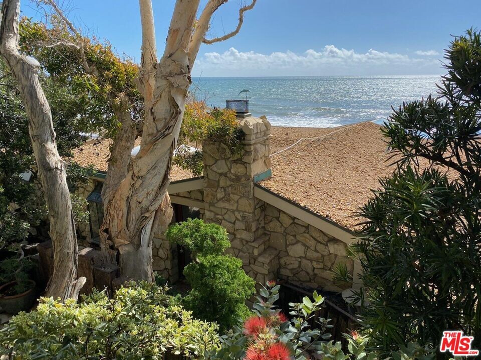 18842 Topanga Beach Dr in Malibu, CA - Building Photo