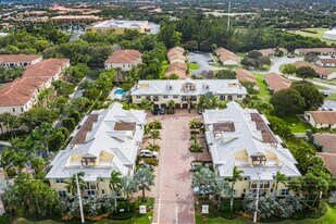 3770 SE County Line Rd in Tequesta, FL - Building Photo