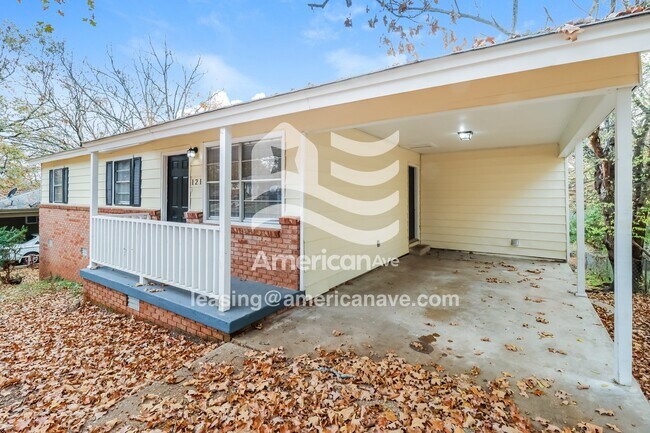 121 Lindenhurst Dr in North Little Rock, AR - Foto de edificio - Building Photo