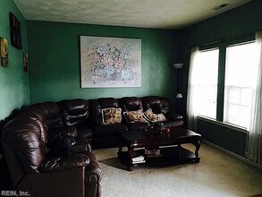 2437 Annie Cir in Chesapeake, VA - Building Photo - Building Photo