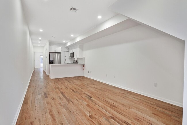 300 Halladay St in Jersey City, NJ - Building Photo - Building Photo