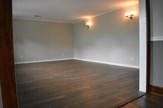 3915 Holston Hills Rd in Knoxville, TN - Building Photo - Building Photo