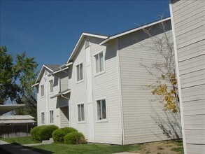 4720 W Pasadena Ln in Boise, ID - Foto de edificio - Building Photo