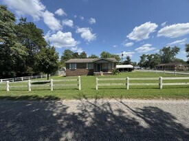 5 S Lovers Ln in Lebanon, TN - Building Photo