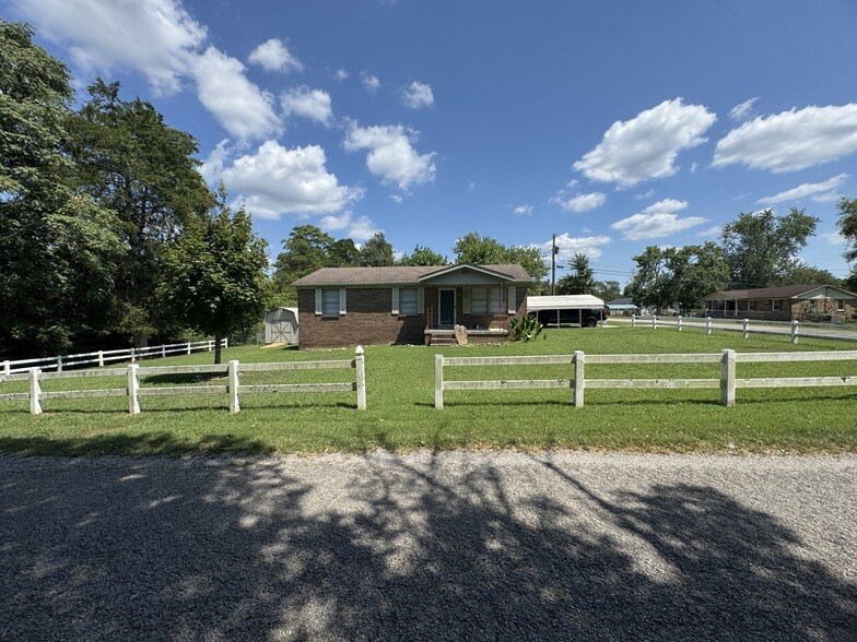 5 S Lovers Ln in Lebanon, TN - Building Photo