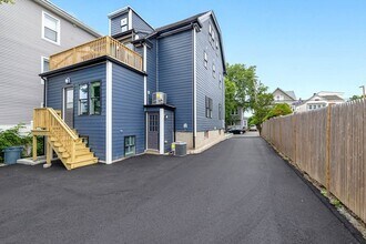 77 Winchester St in Medford, MA - Building Photo - Building Photo