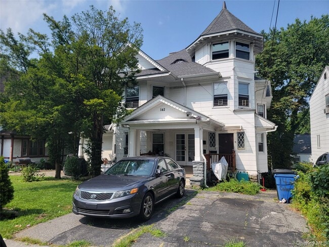 property at 142 N Columbus Ave