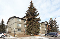 84 Coach Side Terr SW in Calgary, AB - Building Photo - Building Photo