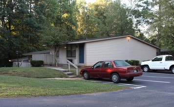 Garden Gate Apartments in Griffin, GA - Building Photo - Building Photo