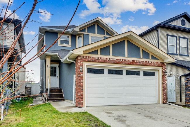 property at 94 Taralake Way NE
