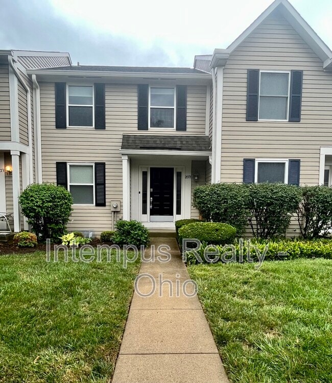 property at 2071 Stratford Ct