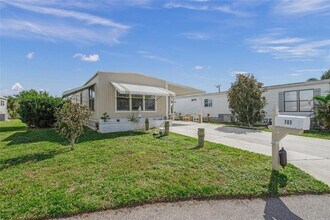 303 Marlette Dr, Unit 607 in North Port, FL - Building Photo - Building Photo