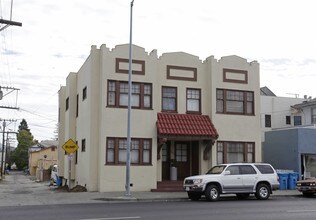 2414 Sonoma Blvd in Vallejo, CA - Foto de edificio - Building Photo