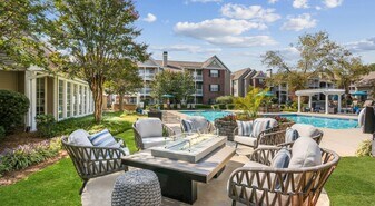 Walker's Crossing in Knoxville, TN - Building Photo