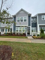 5680 Clear Creek Ln in Charlotte, NC - Building Photo