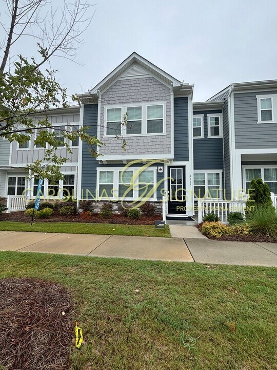 5680 Clear Creek Ln in Charlotte, NC - Foto de edificio