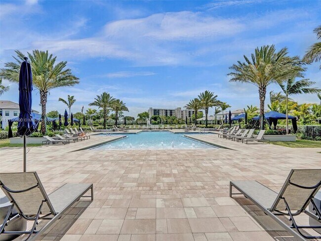4536 Silverwood Ln N in Oakland Park, FL - Building Photo - Building Photo