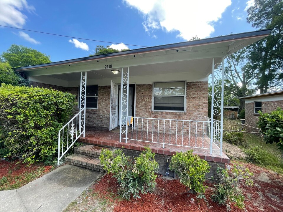 2118 W 17th St in Jacksonville, FL - Building Photo