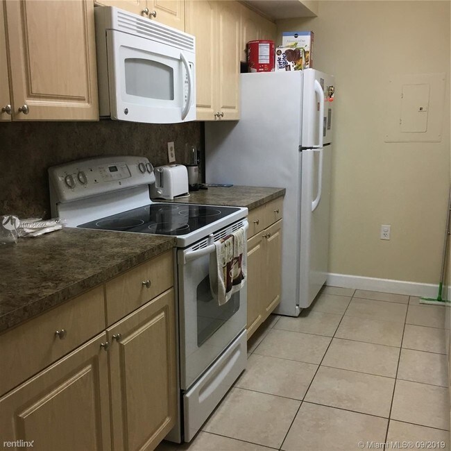 15591 SW 105th Terrace in Miami, FL - Building Photo - Building Photo