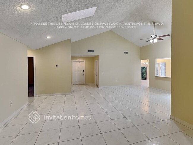 17334 NW 62nd Ct in Hialeah, FL - Building Photo - Building Photo