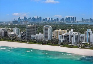 3801 Collins Ave in Miami, FL - Foto de edificio - Building Photo