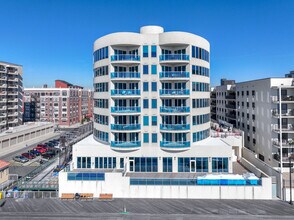 Aqua Luxury Oceanfront Condominiums in Long Beach, NY - Foto de edificio - Building Photo