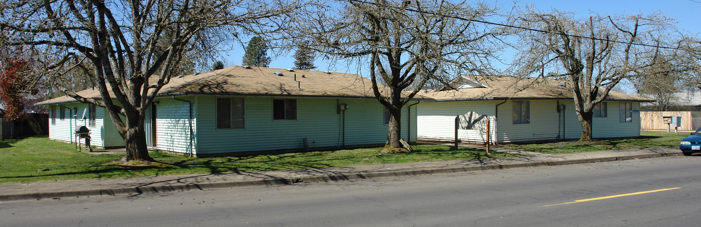 Marion Commons in Albany, OR - Building Photo