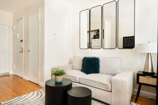 321 E 14th St in New York, NY - Building Photo