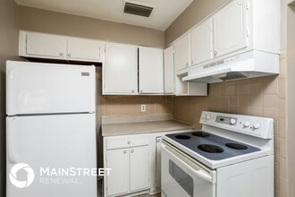 1096 Gerona Ave in Deltona, FL - Building Photo - Building Photo