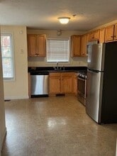 417 Hildreth St in Lowell, MA - Building Photo - Building Photo