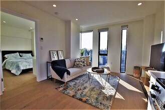 41-26 44th St in Queens, NY - Building Photo - Building Photo